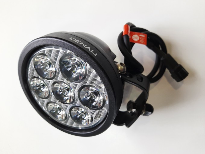 Противотуманные фары DENALI LED D7 2.0 TriOptic с технологией DataDim